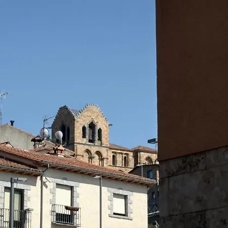 Vut Ajates 32 * Ávila