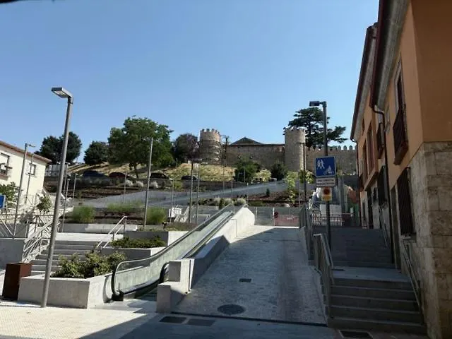 Vut Ajates 32 * Ávila